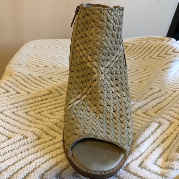 Sam Edelson Leather Sling Wedge - Picture 2 of 6